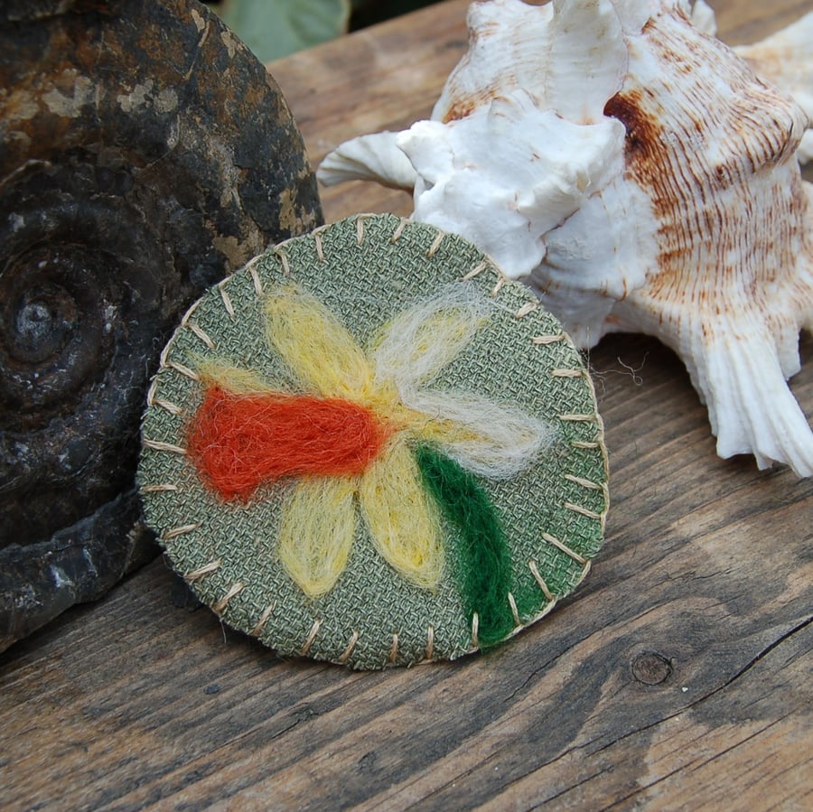 Needle felt brooch Daffodil ladies jewellery wool badge