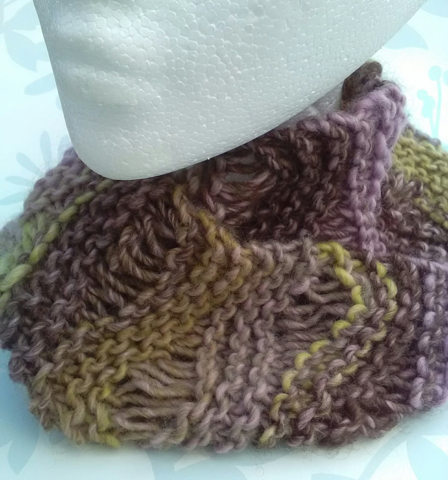 SALE! Hand Knitted Lacy MOBIUS Cowl lavender peach