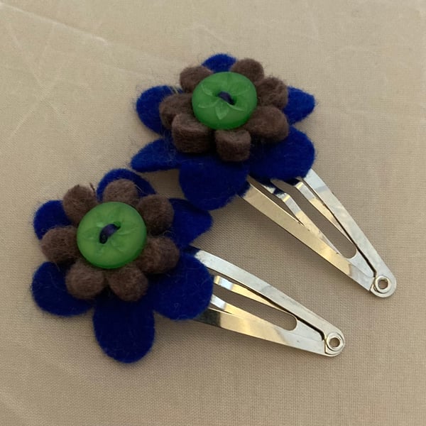 Felt flower hair clip ,A matching pair ,hand sewn,q and a pretty accessory 