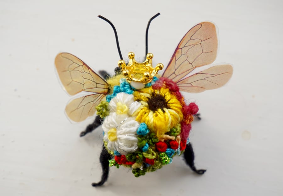 Embroidered Flower Bee 