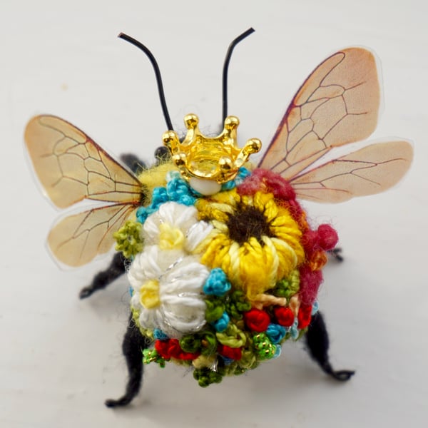 Embroidered Flower Bee 