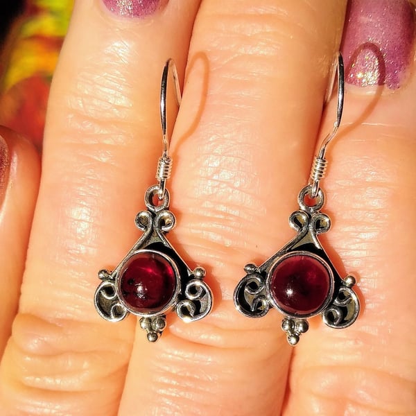 Natural Red Garnet 925 Sterling Silver Vintage Style Earrings. 