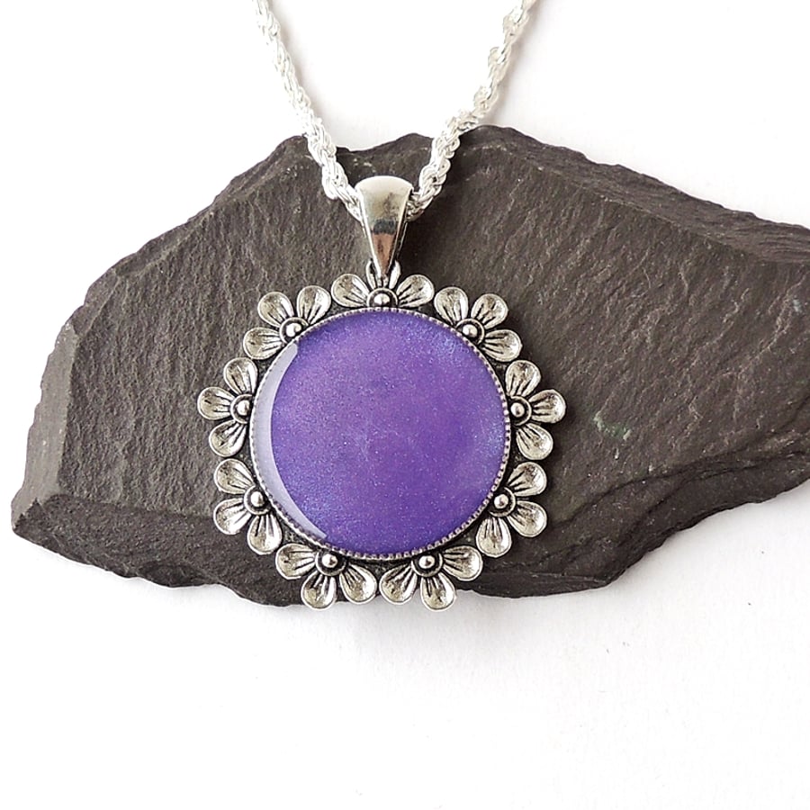 Purple & Silver Necklace, 18" Chain  462b