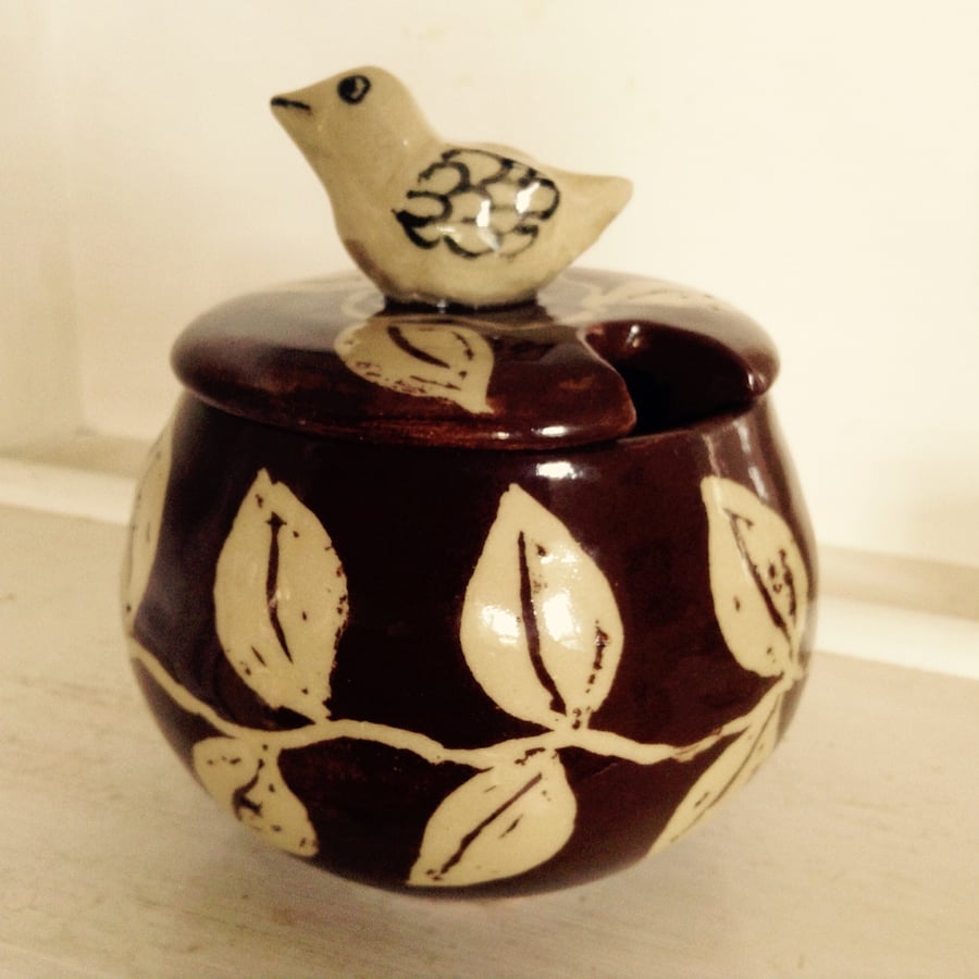 Sugar bowl with bird lid