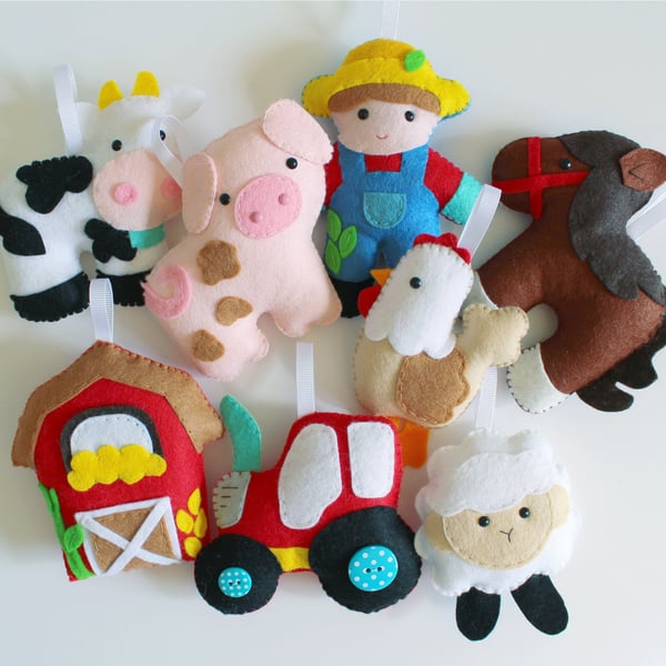 Make Your Own felt Farmyard Garland Kit. Sewing pattern.