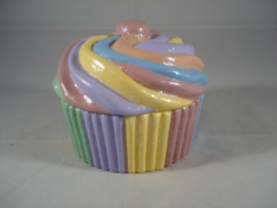 Rainbow Ceramic Cup Cake Muffin Party Food Novelty Jewellery Trinket Box.