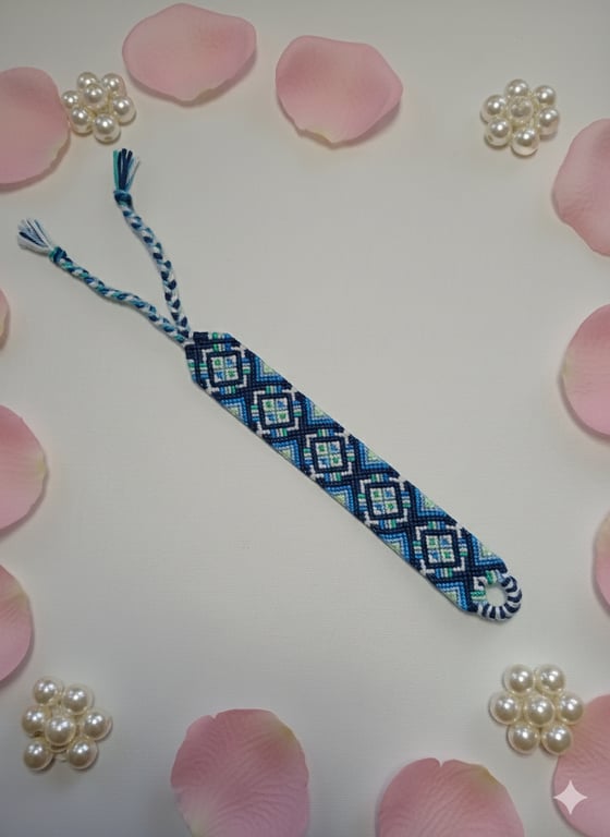 Handwoven Friendship Bracelet – Adjustable Geometric Cotton Wristband 