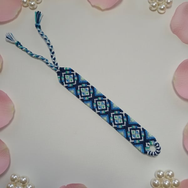 Handwoven Friendship Bracelet – Adjustable Geometric Cotton Wristband 