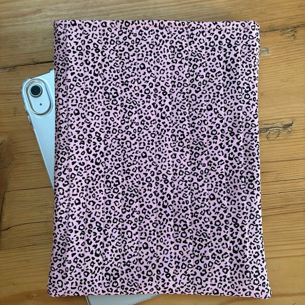 Pink And Black Leopard Print Quilted Fabric I-Pad Sleeve 
