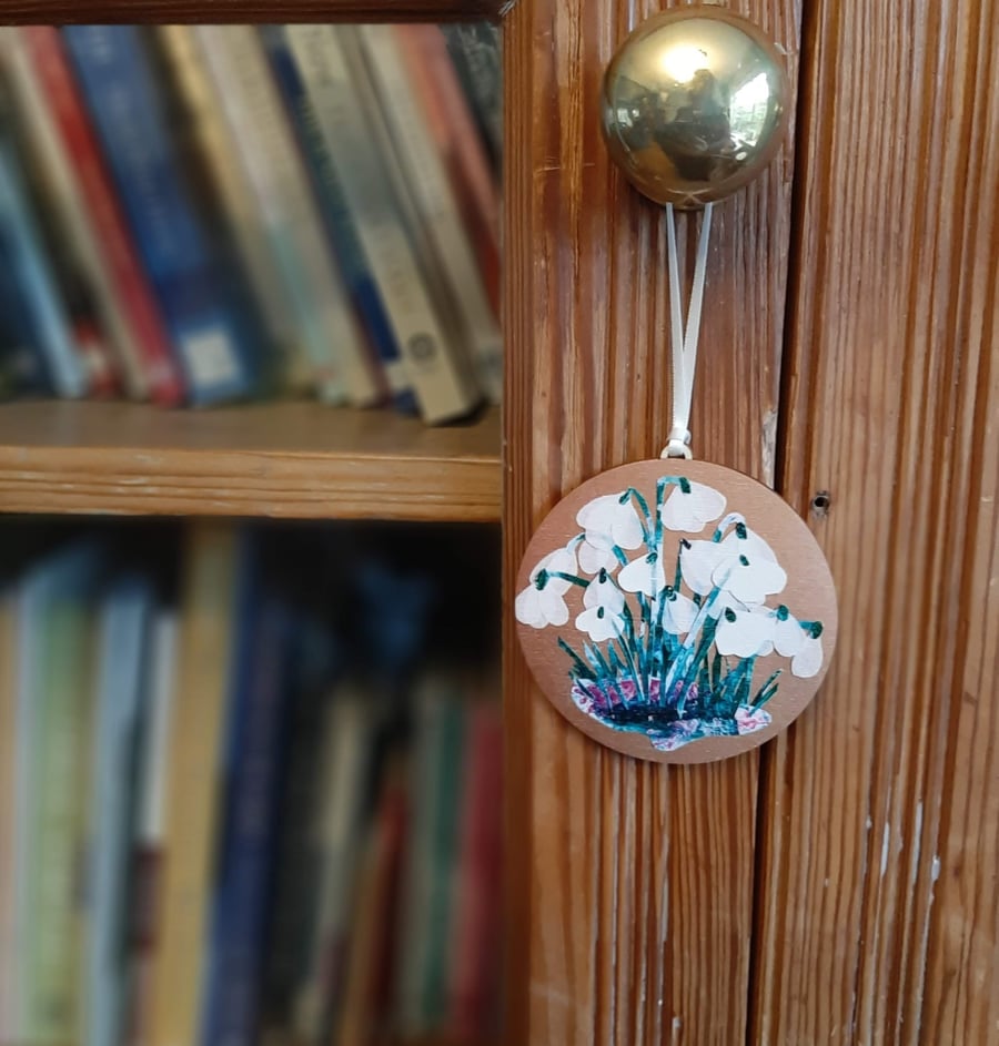 Snowdrops Round Wooden Decoration