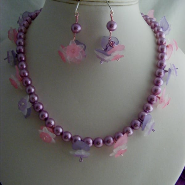 Lilac Pearl and Flower Jewellery Set.