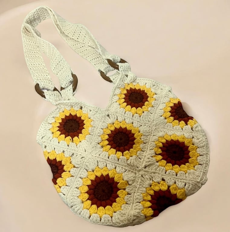 Crochet shoulder tote bag hobo style with sunflowers 