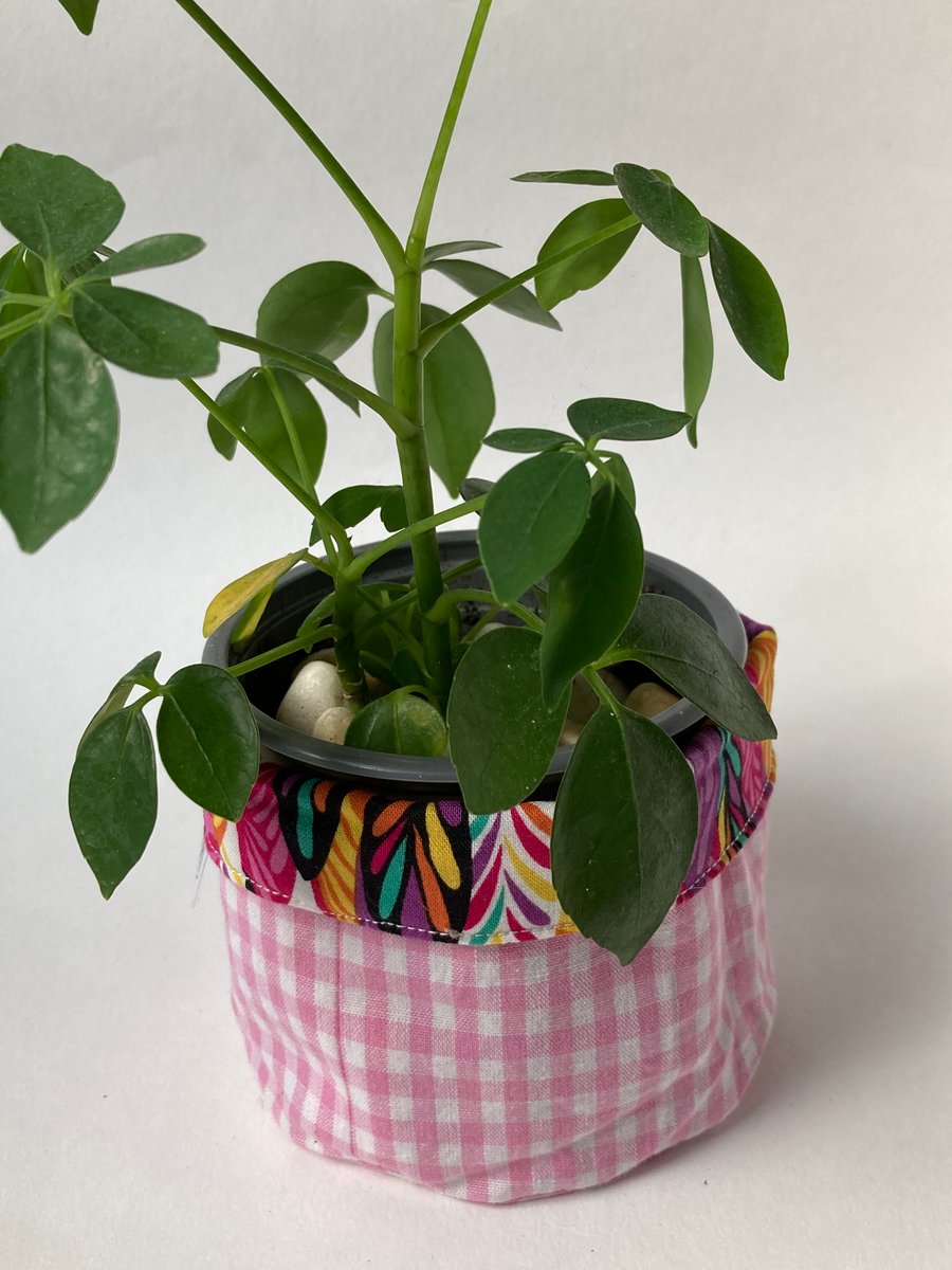 Small fabric basket: plant pot, cosmetics etc Shades of pink