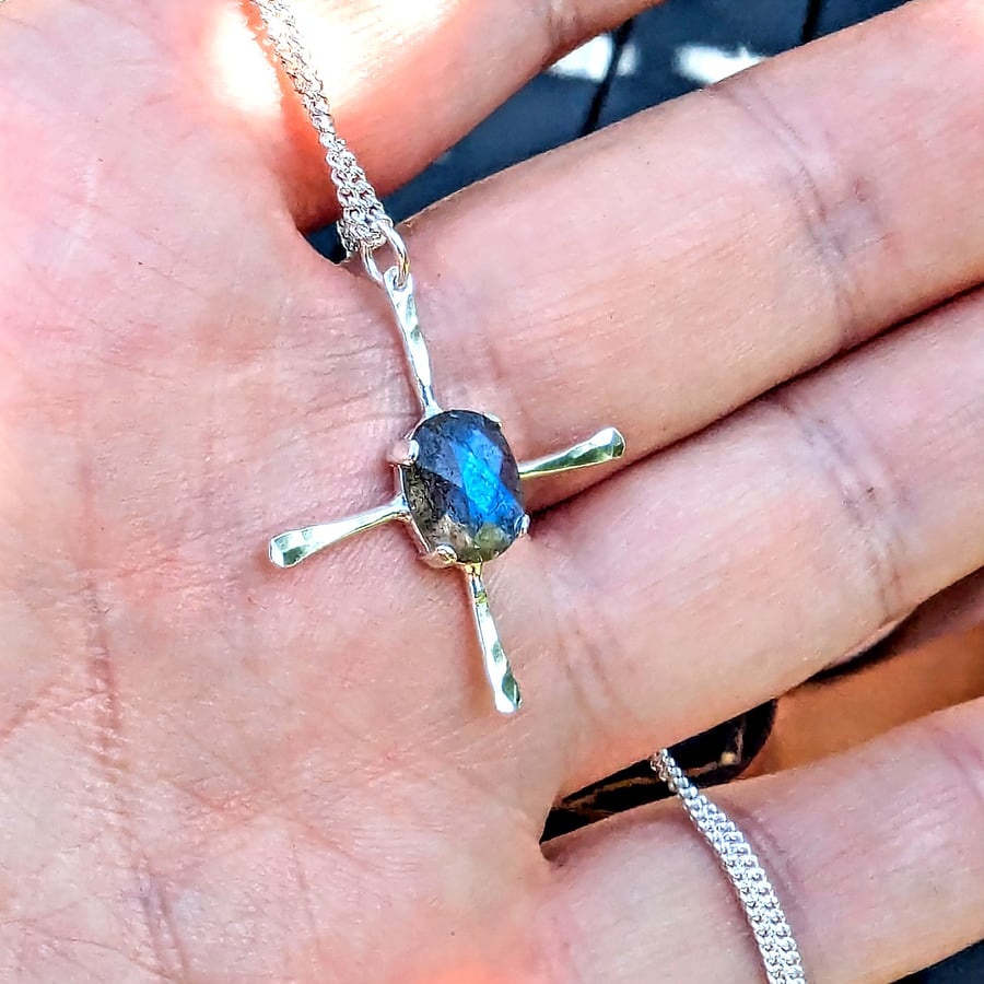 STERLING SILVER labradorite Pendant, Handmade Urban Designed Jewellery