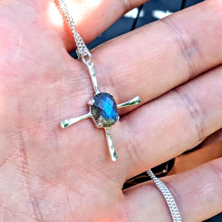 STERLING SILVER labradorite Pendant, Handmade Urban Designed Jewellery