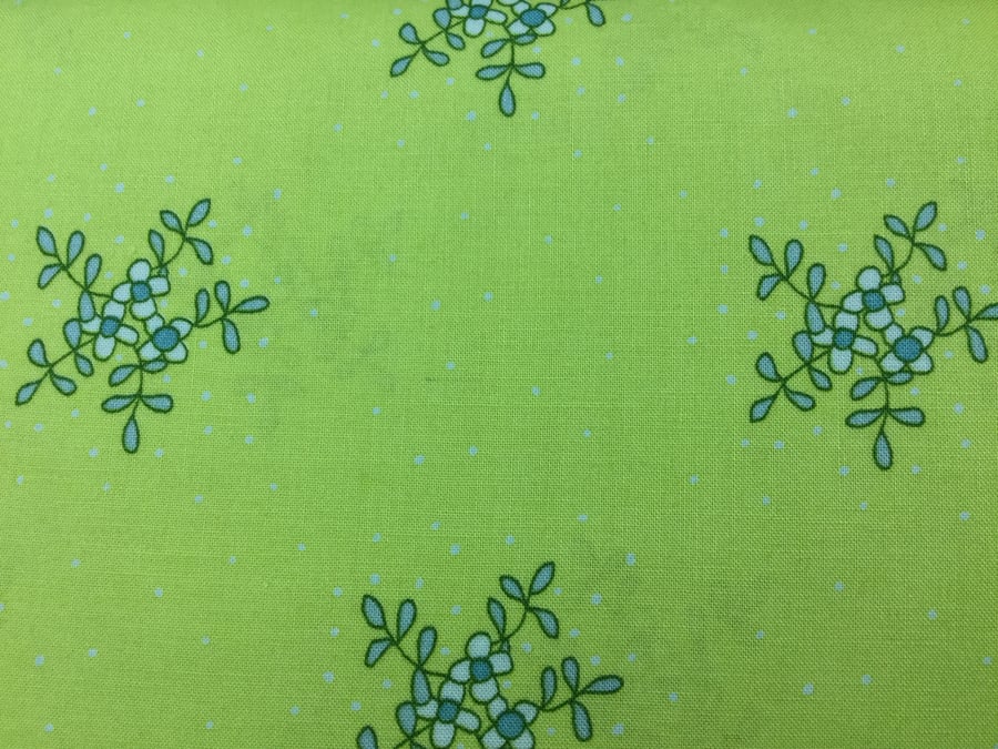 Fabric - Flower Leaves on Green - 3.00 Free Postage