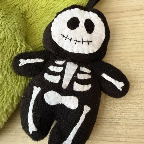 Skeleton Plush Bag Charm (black & white)