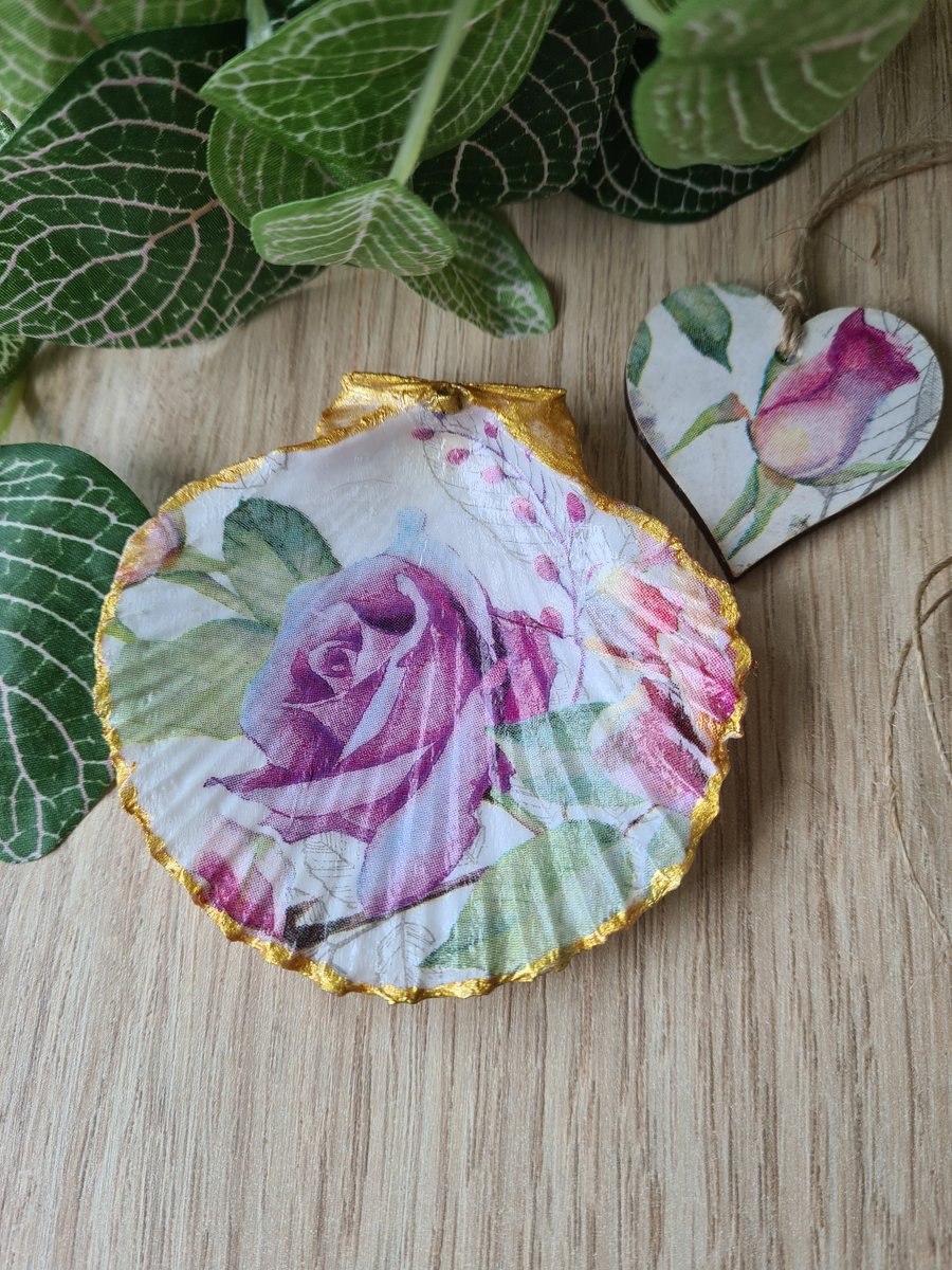 Scallop shell roses small trinket dish with gift tag home decor