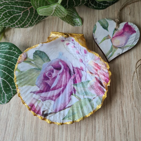 Scallop shell roses small trinket dish with gift tag home decor