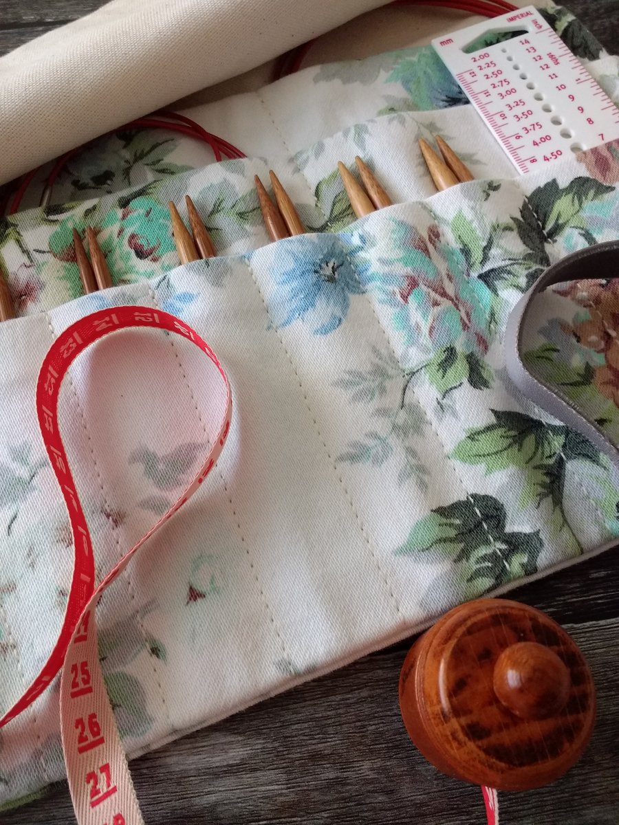 The "Lynne" wrap for interchangeable knitting needles...