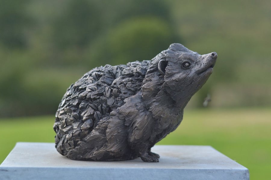 Hedgehog Animal Statue Small Bronze Wildlife Ornament Bronze Resin Sculpture