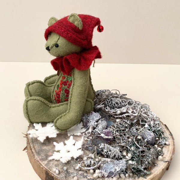 Artist teddy bears, Winter woodland OOAK collectable bear with display