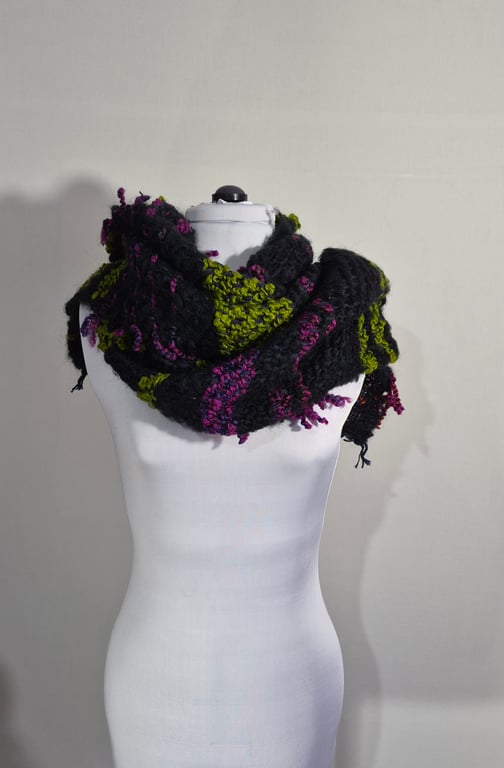 20.Handwoven Long Scarf in Plain Weave in Black, Green and Pink.