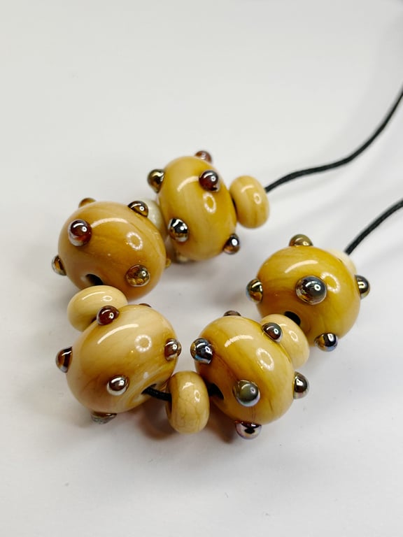 Handmade lamp work glass beads