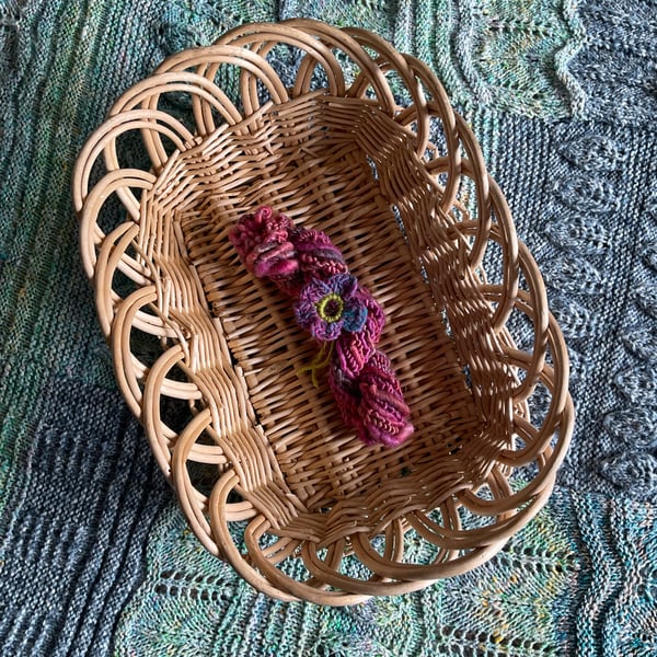Hand spun art yarn - pure wool (specialist item)