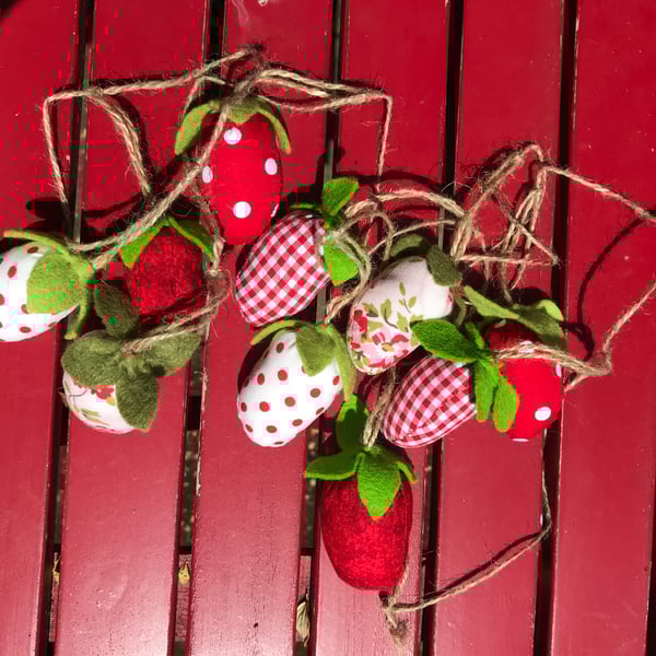 Strawberry bunting