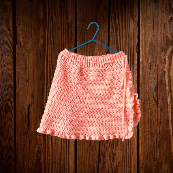 Ruffle mini skirt. Apricot colour. Handmade crochet. U.K. size is S.