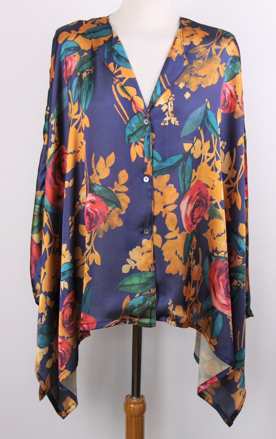 Plus satin Kimono shirt dipped sides. Floral silk. Kaftan hi low. 