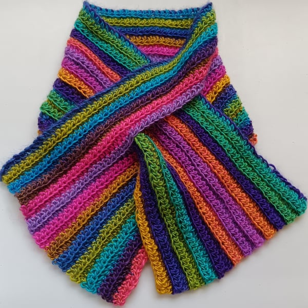 Crochet Neckwarmer Bright Rainbow - stay cosy anytime anywhere!