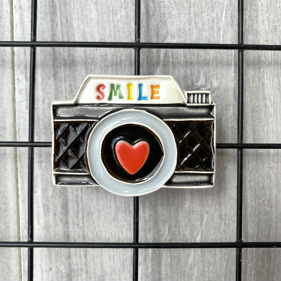 Ceramic camera magnet closed lens black