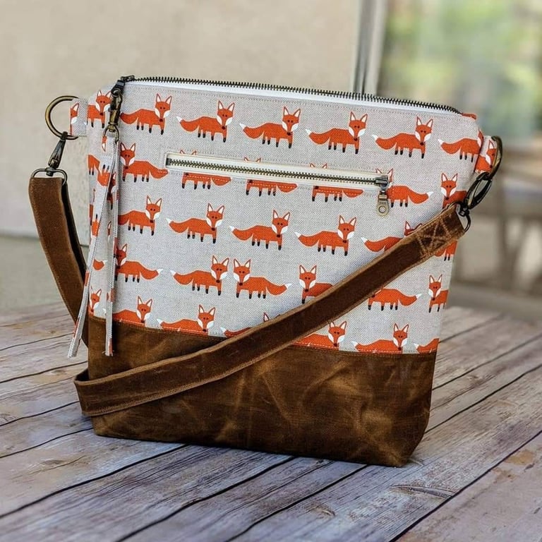 Canvas Fox print crossbody bag
