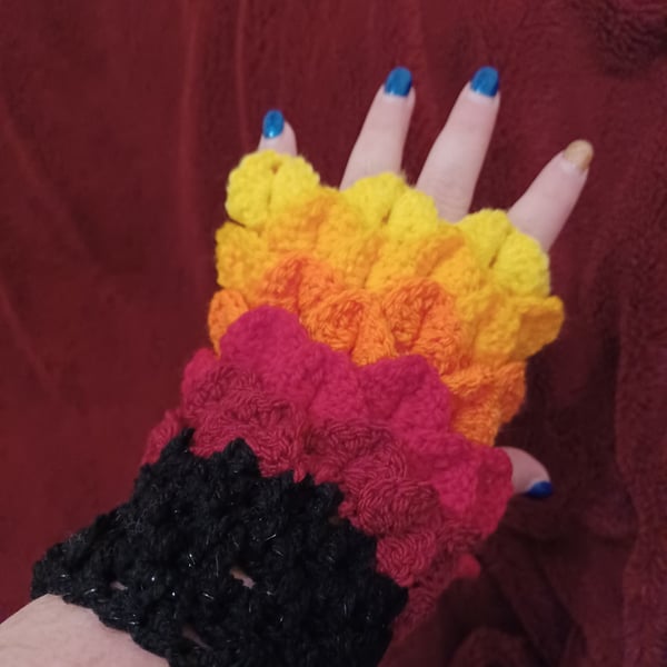 Girl on fire dragonscale gloves 