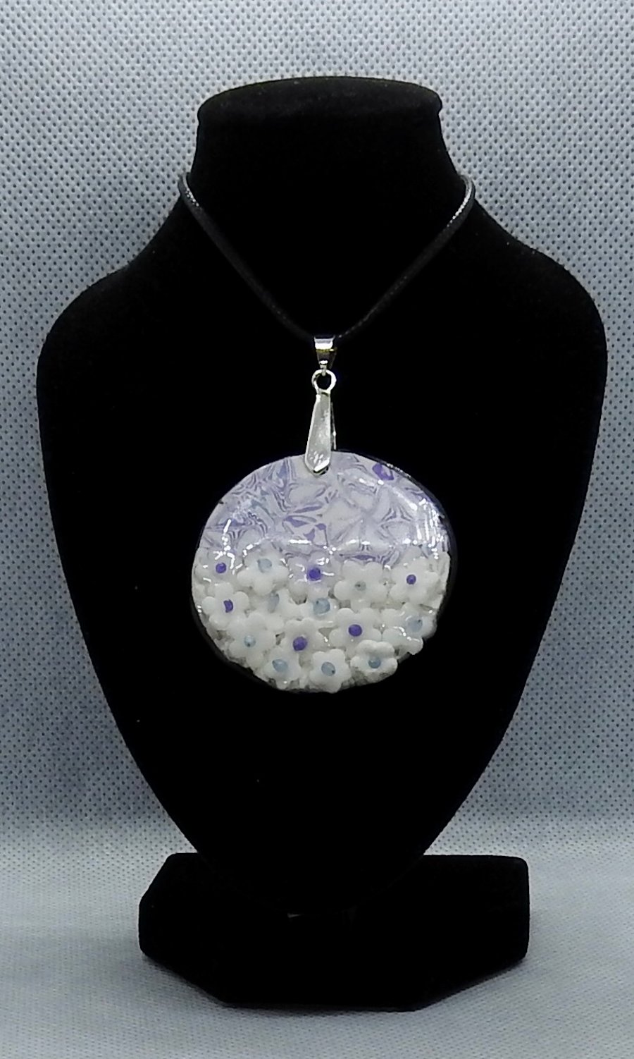 Marbled flower pendant 