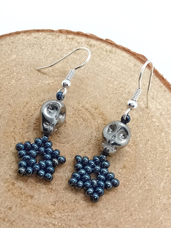 Silver skull and star beaded earrings