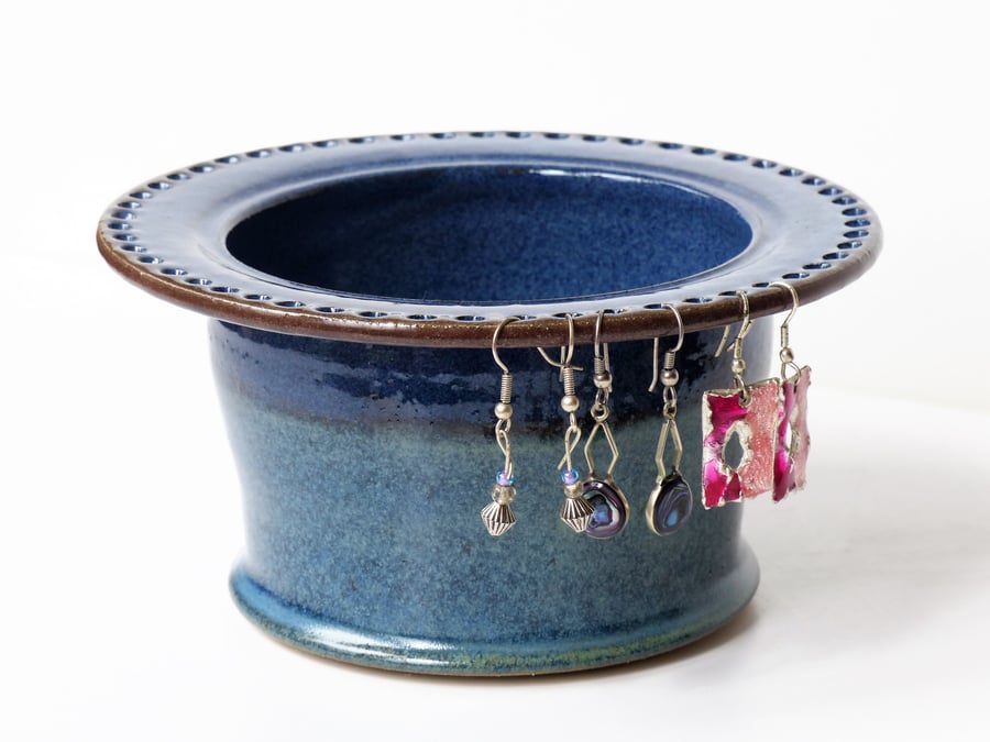 Ceramic Jewellery Bowl to display earrings, bracelets and bangles. UK