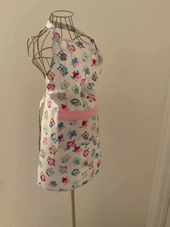 Seconds Sunday, Childrens Apron with adjustable neck strap, Owl
