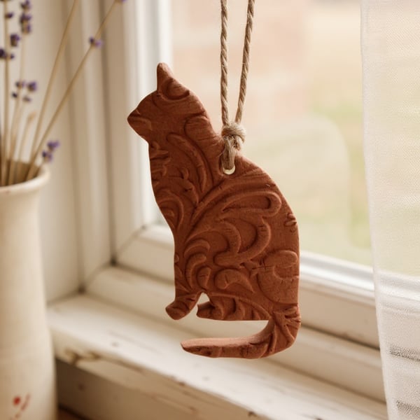 Rustic Sitting Cat Terracotta Hanging Aromatherapy Diffuser