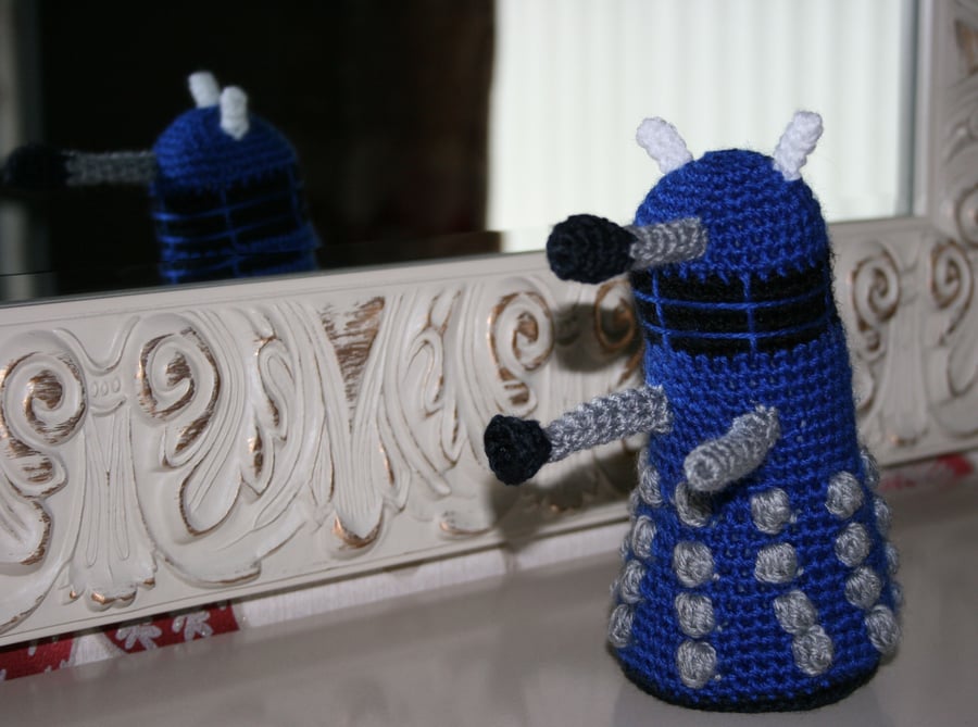 Crochet Dalek - Blue