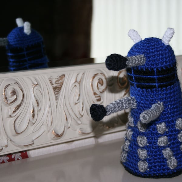 Crochet Dalek - Blue