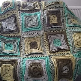 Hypnotic Tile Crochet Blanket - Yorkshire Meadow