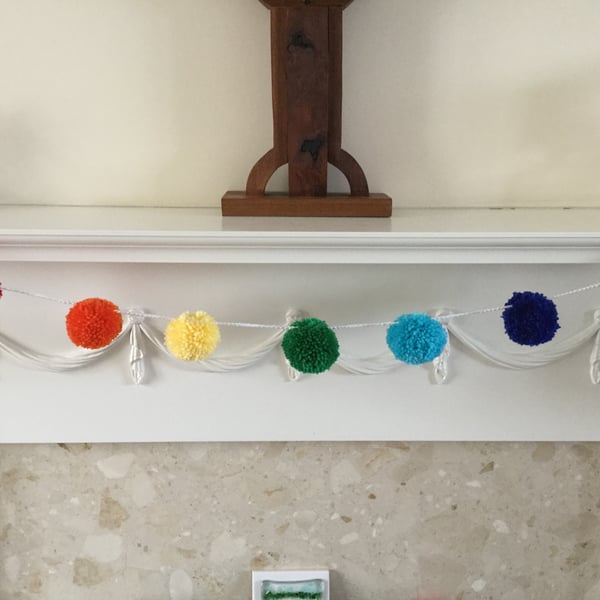 Pompom Garland in the Colours of the Rainbow