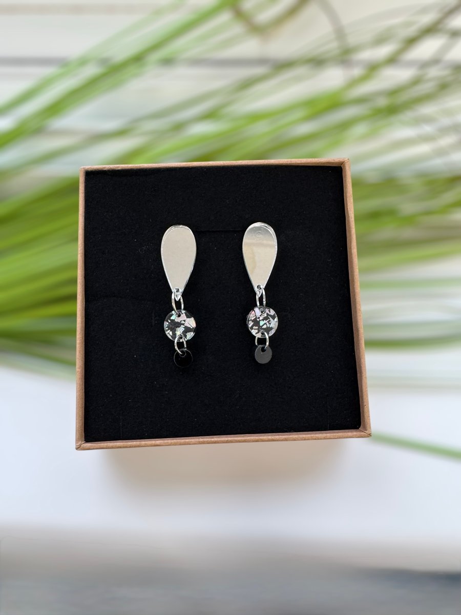 Tear Drop Monochrome Mix Earrings 