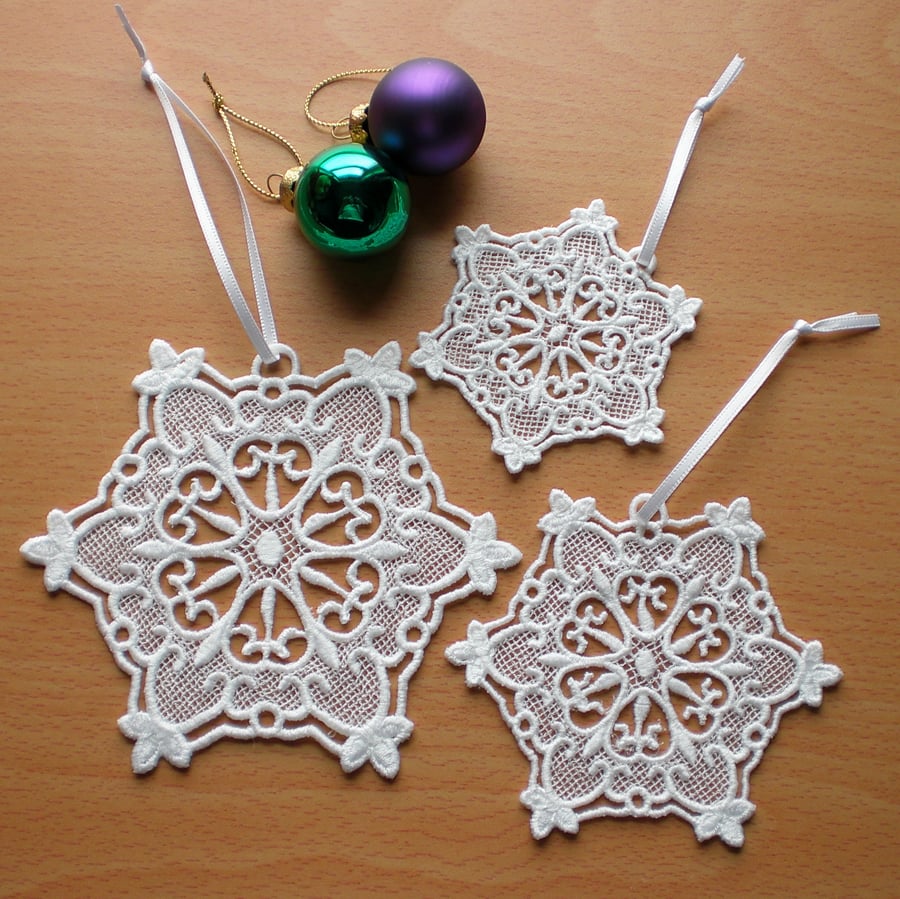 Embroidered snowflakes. Set of 3