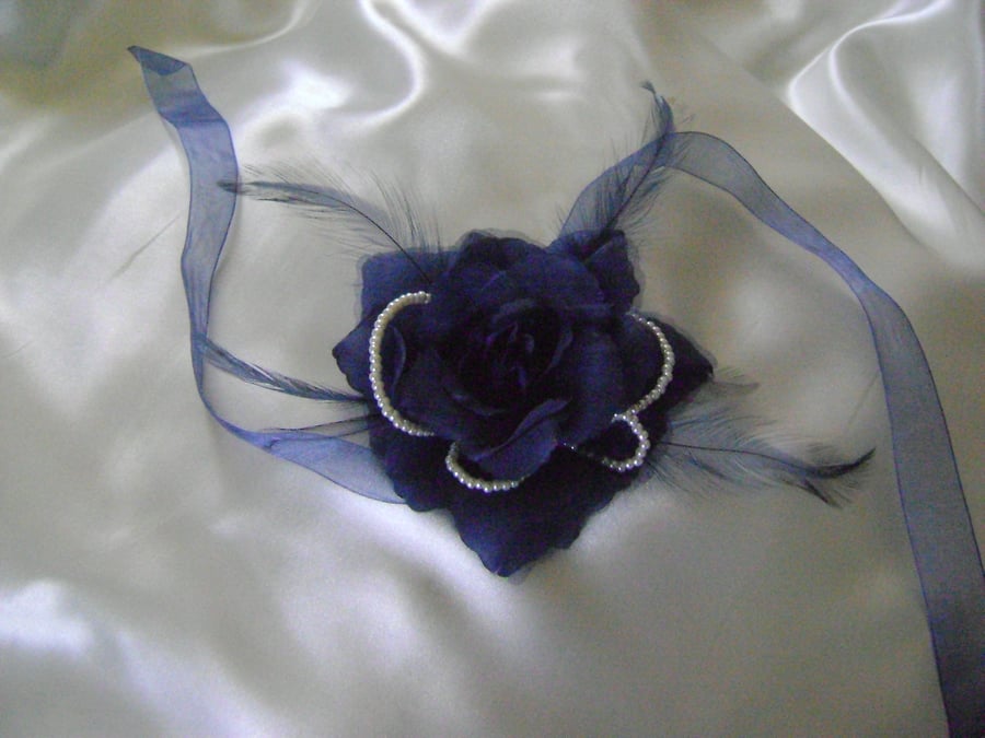 Thea - Navy Blue Rose Flower & Pearl Wrist Corsage
