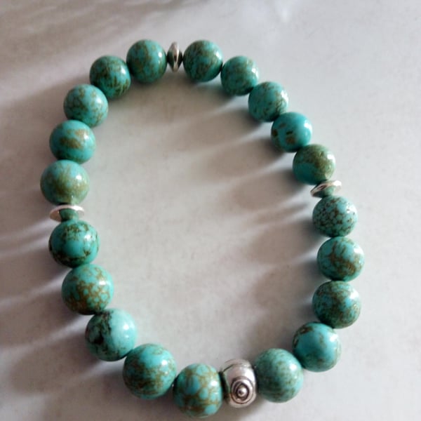 GREEN MAGNESITE STRETCHY BRACELET - FREE UK SHIPPING