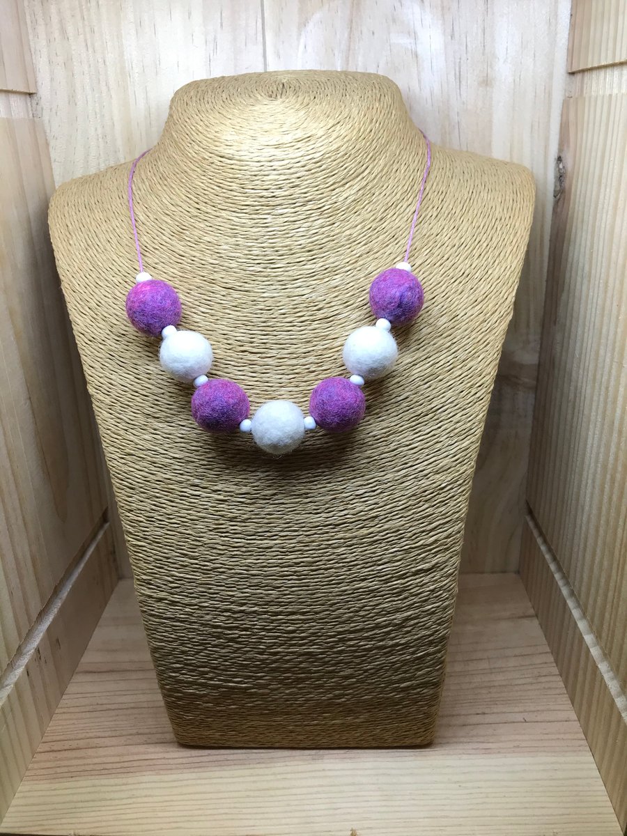 Felt Necklace. (311)